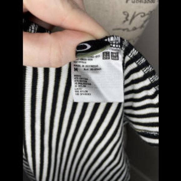 Uniqlo Striped Tank Top - Picture 3 of 3